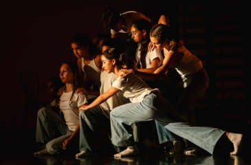 Fotografia da coreografia "Fragmentos da Pangeia" - Créditos: Luana Santos
